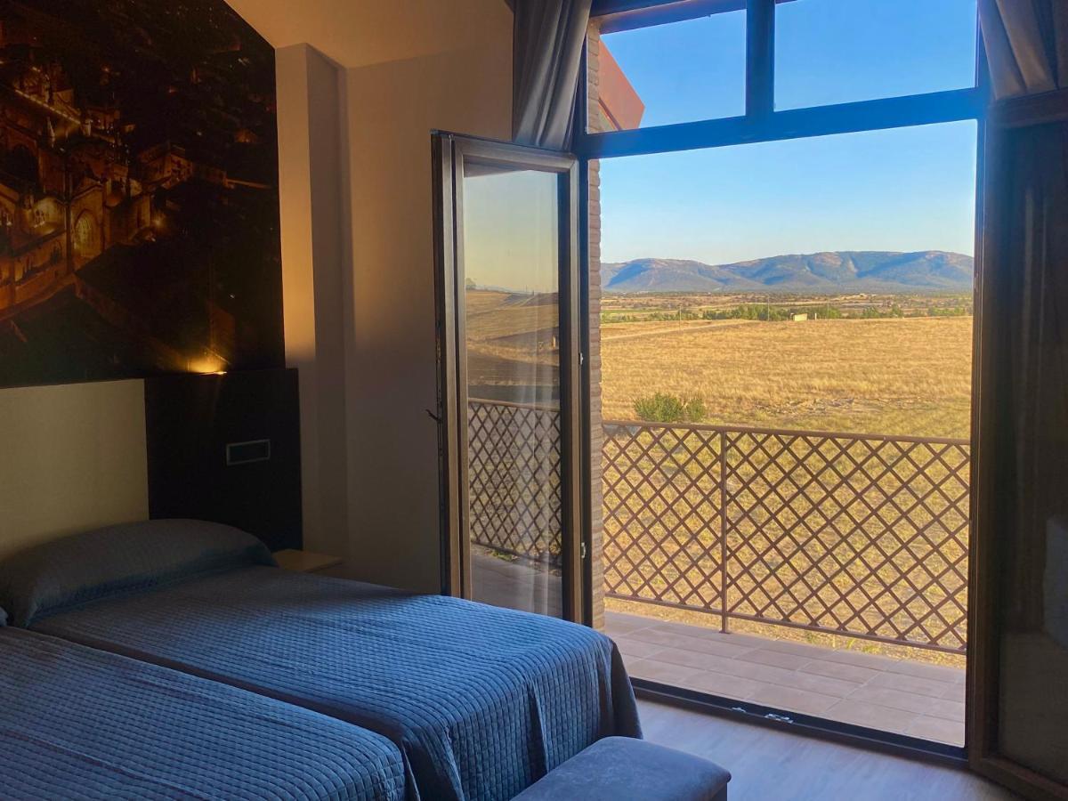 Hotel-Asador Montes Oretanos Pulgar Εξωτερικό φωτογραφία